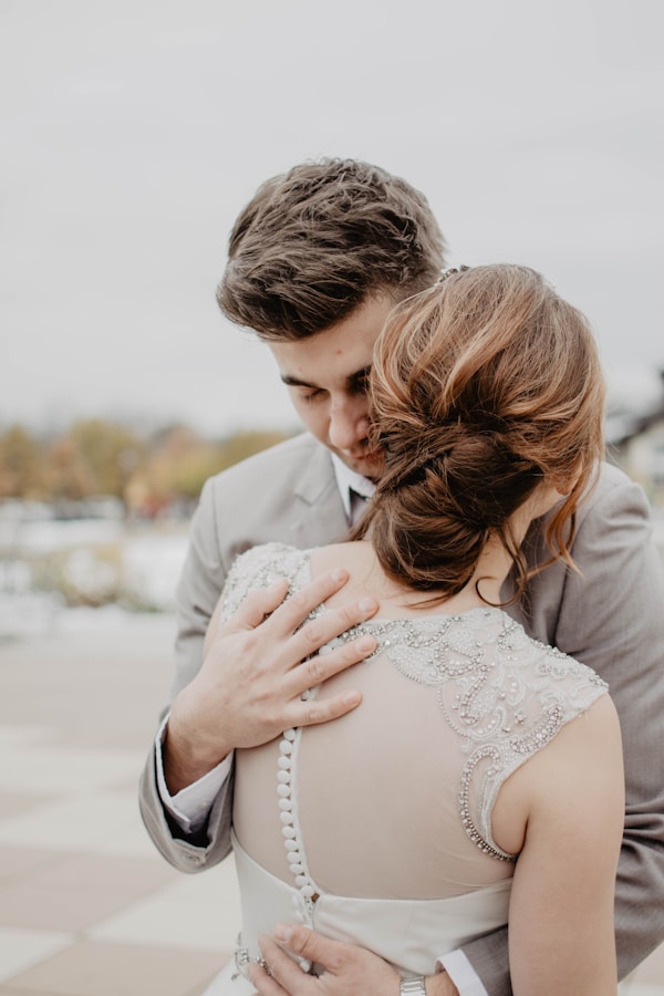 Mastering the Art of Creating a Wedding Dress with a Tailored Bodice and Voluminous Skirt