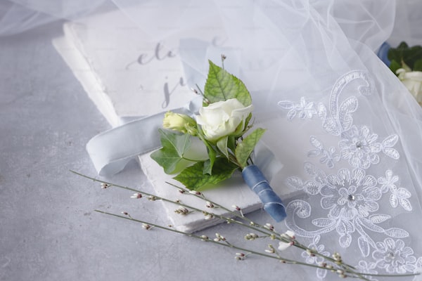 The Ultimate Guide to Lace Bridal Bouquet Details: Enhance Your Wedding Aesthetic