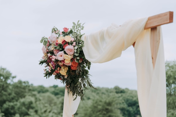 Mastering the Art of Creating a Fitted Bodice with a Voluminous Skirt on a Wedding Dress