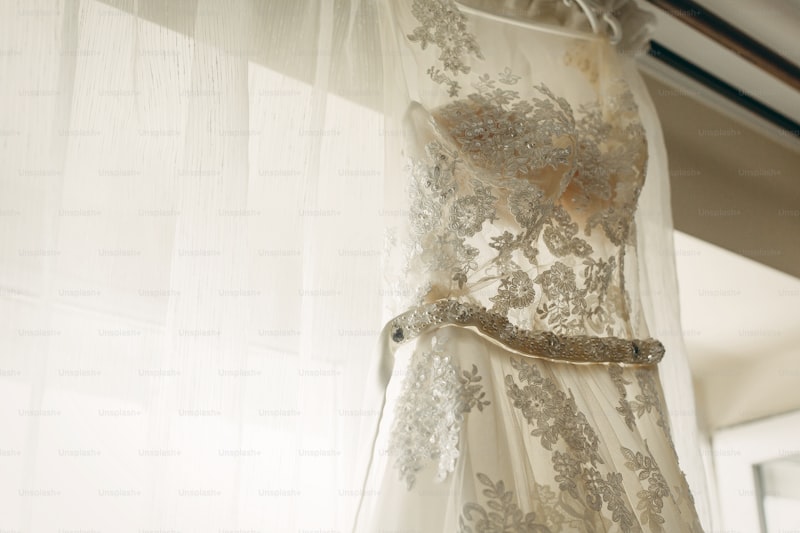 Unveiling Vintage Inspirations in Bridal Wear: Timeless Elegance for the Modern Bride