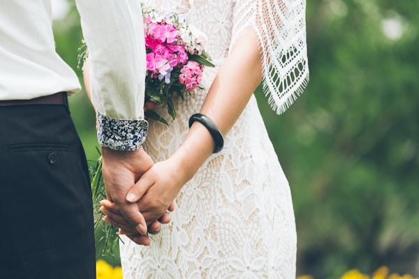 The Ultimate Guide to Lace Bridal Brooches: Elevate Your Wedding Style