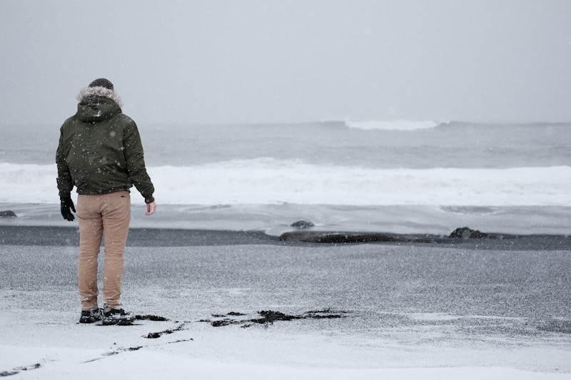 Capturing Love in Natural Settings: A Perfect Blend of Emotion and Nature