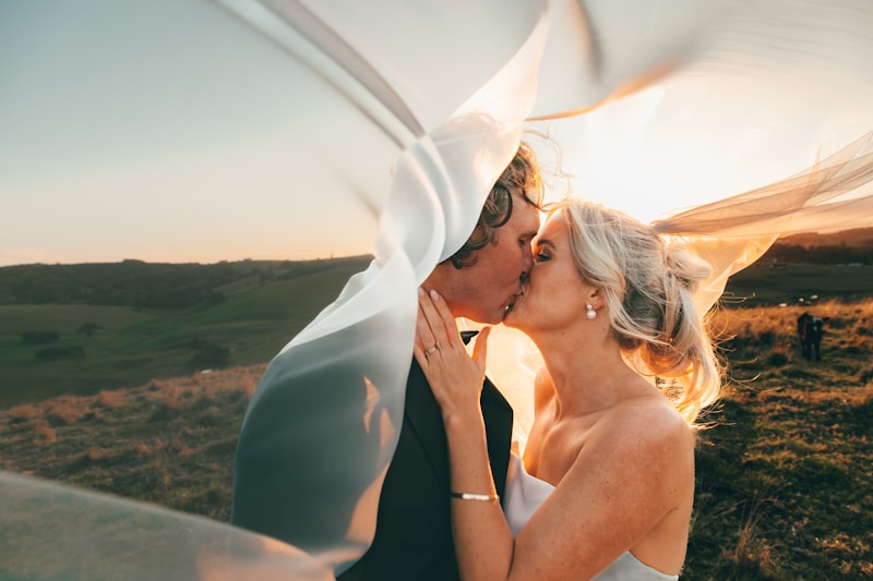 Captivating Sunset Vows in Open Fields: A Dreamy Wedding Experience