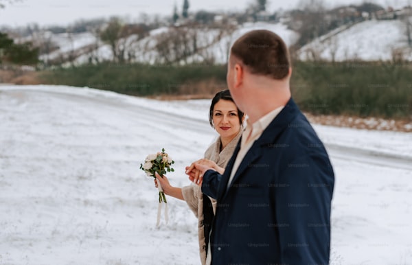 How to Choose the Perfect Wedding Dress for a Snowy Winter Wonderland