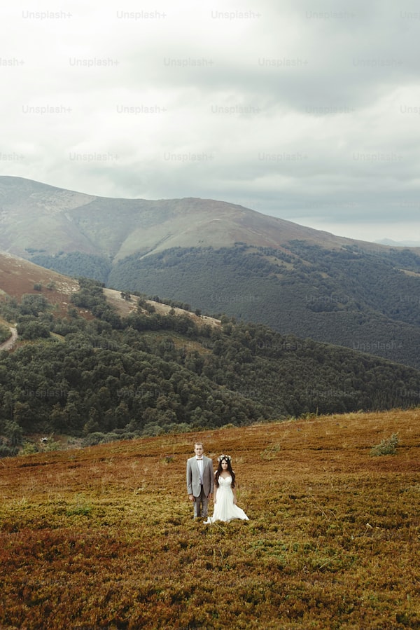 How to Choose the Perfect Wedding Dress for a Summer Solstice Ceremony