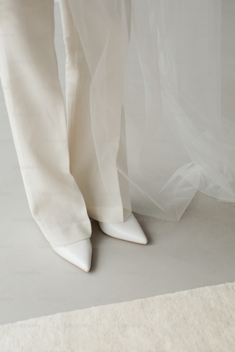 The Ultimate Guide to Made-to-Order Bridal Gloves: Elevate Your Wedding Look