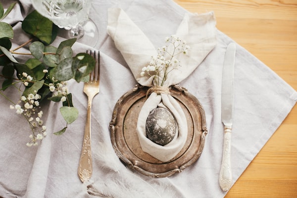 How to Find a Wedding Dress that Perfectly Suits a Medieval Banquet Theme