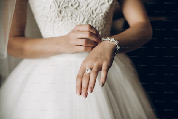 Beautiful Lace Wristlets for Bridesmaids: A Perfect Touch to Your Wedding