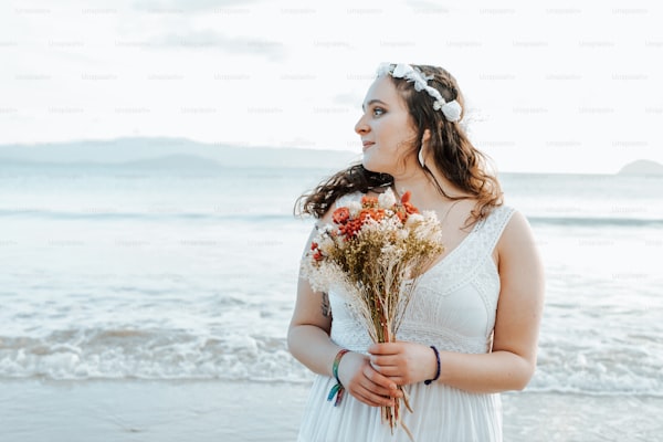 Unique Ways to Accessorize a Wedding Dress for a Beach Ceremony