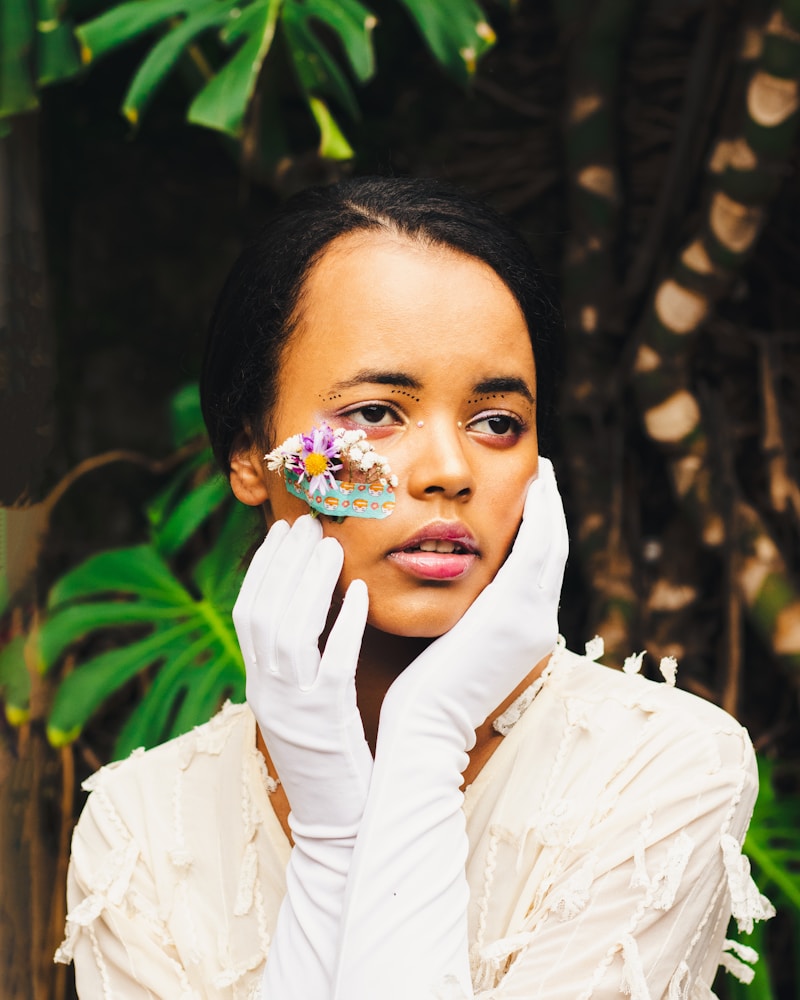 Iconic Glove Looks in Wedding History: A Timeless Accessory for Modern Brides