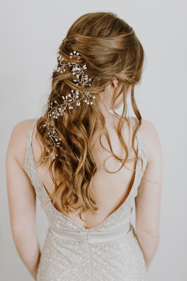 Elevate Your Wedding Look with Stunning Elegant Bridal Hair Combs