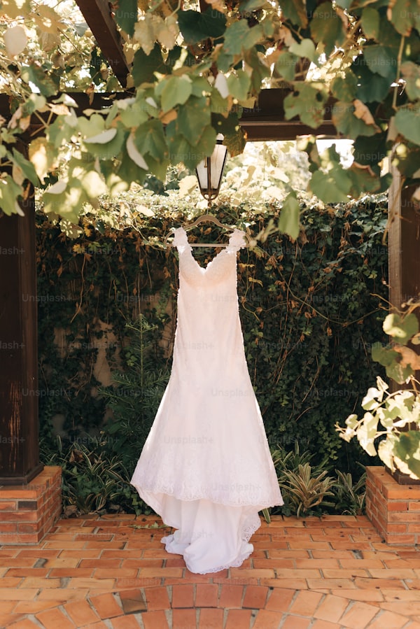 How to Find the Perfect Wedding Dress for a Garden Wedding