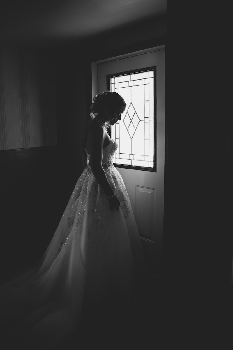 Finding the Perfect Inspiration for Veil and Gown Combinations