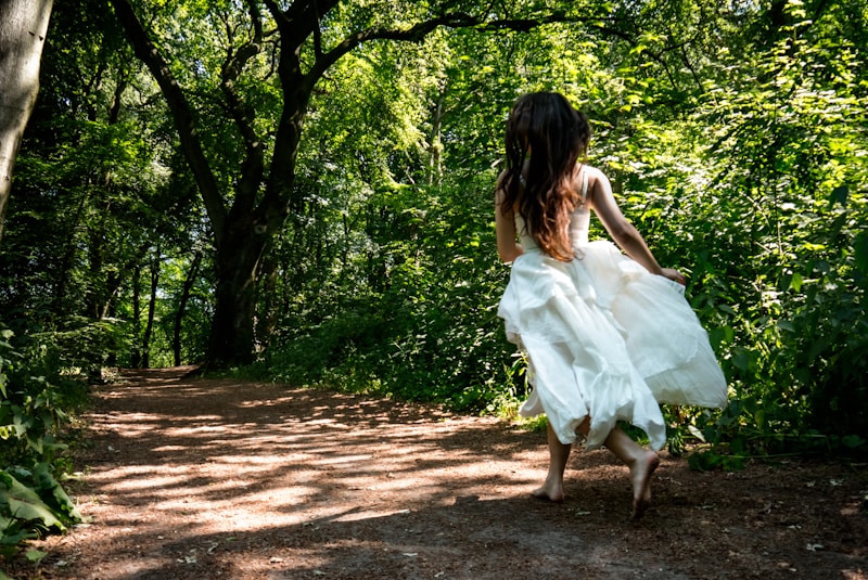 Exploring the Romantic Imagery of Trailing Skirts: A Timeless Fashion Element