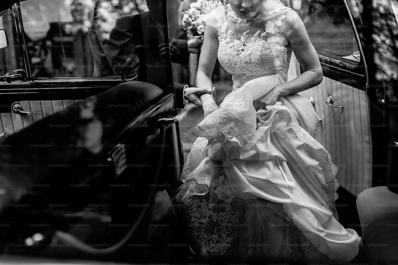 Integrating Vintage Aesthetics in Bridal Fashion: Timeless Elegance for Modern Brides