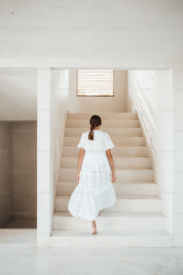 Embrace Elegance: The Allure of Minimalist Bridal Inspirations