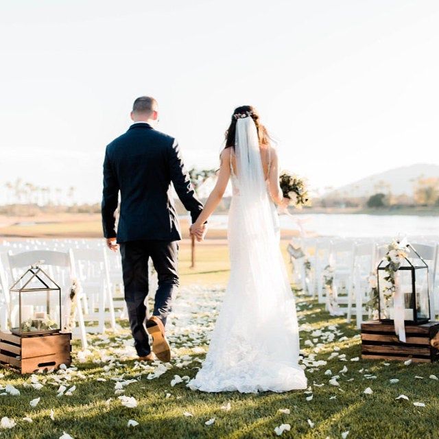 Elegant Beach Wedding Dresses: A Guide to Choosing the Perfect Attire for Your Coastal Ceremony