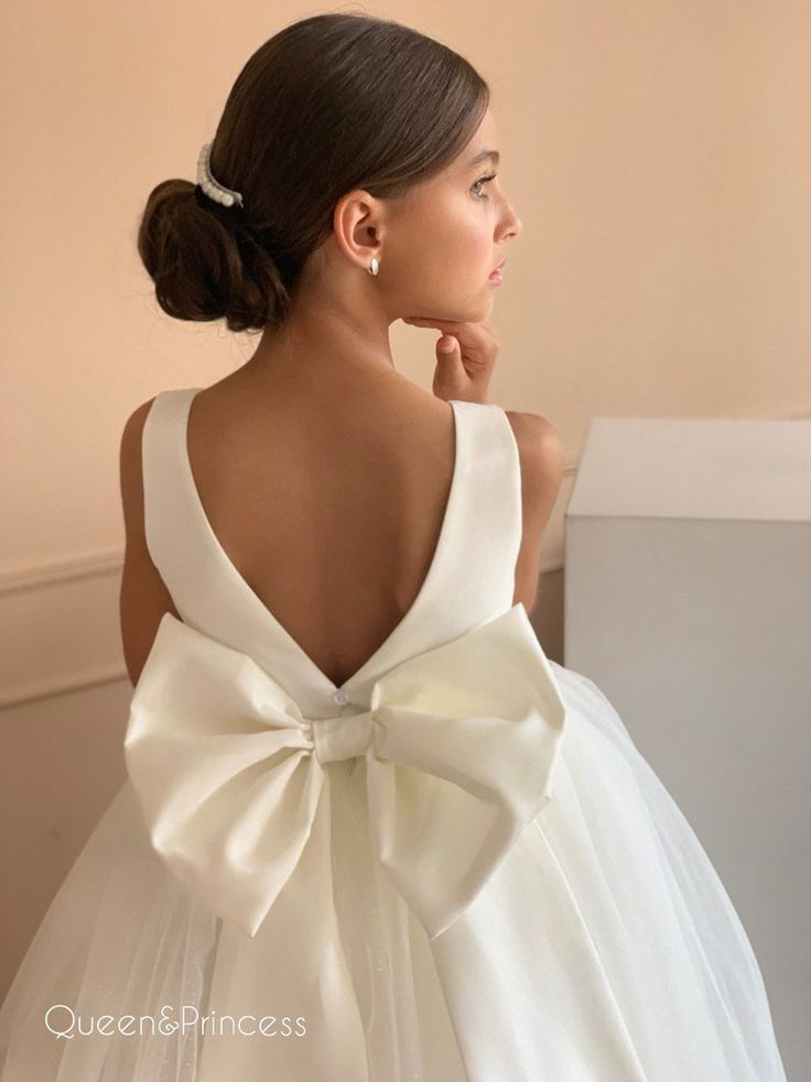 How to Choose the Right Size for a Flower Girl Dress